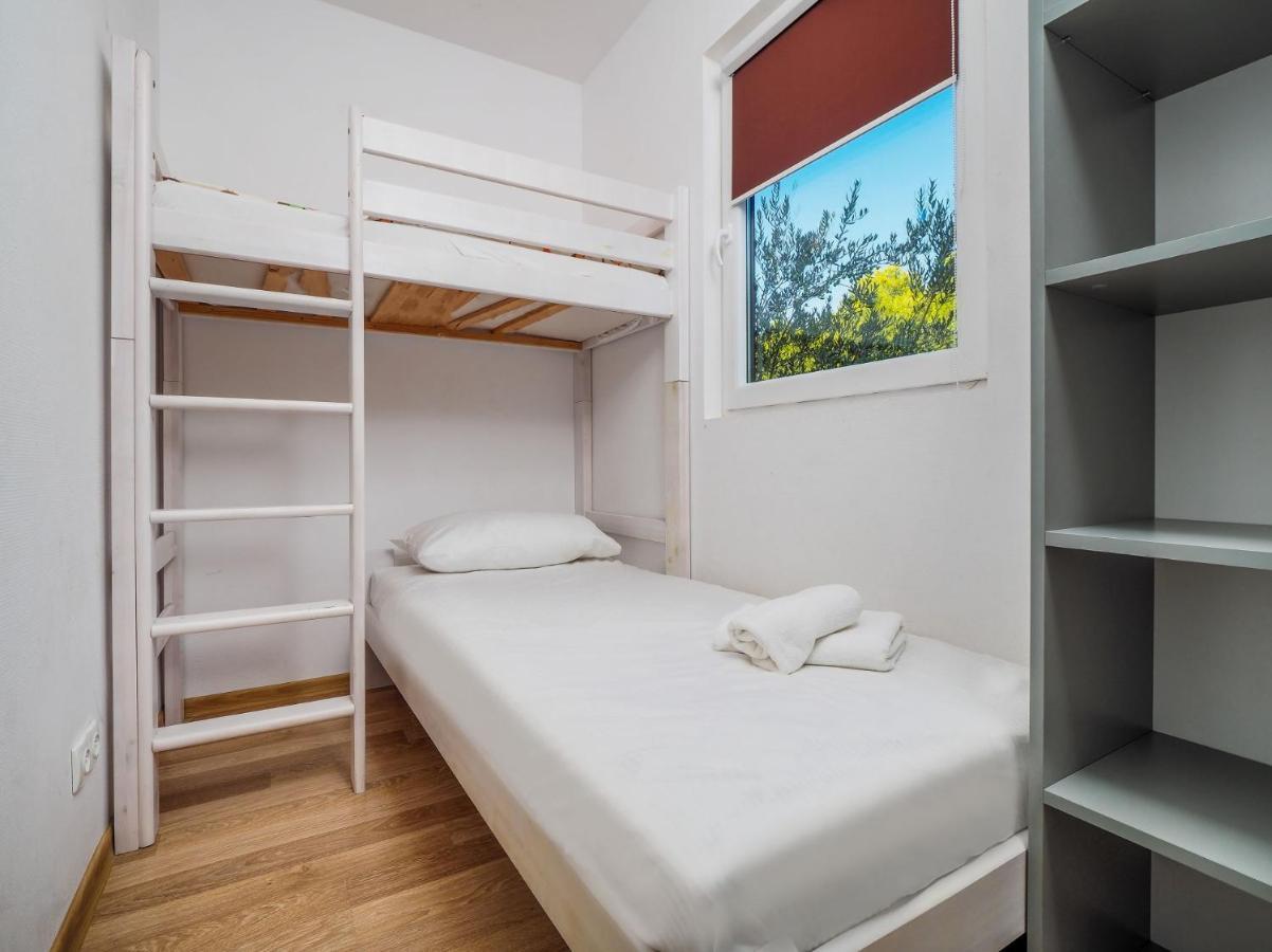 Mediteran Travel Mobile Homes Solaris Brodarica  Eksteriør billede