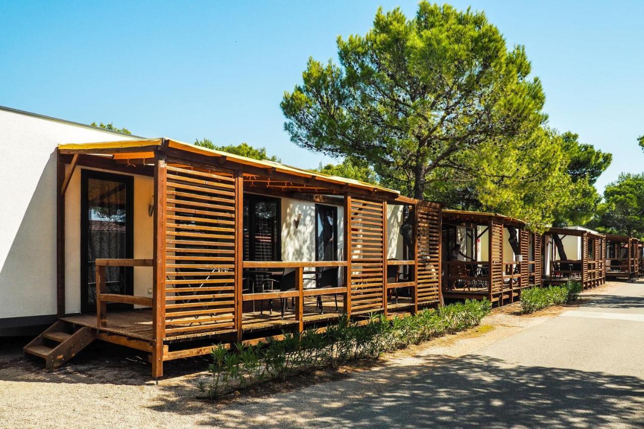 Mediteran Travel Mobile Homes Solaris Brodarica  Eksteriør billede